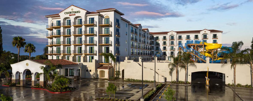 Courtyard Marriott Theme Park Entrance