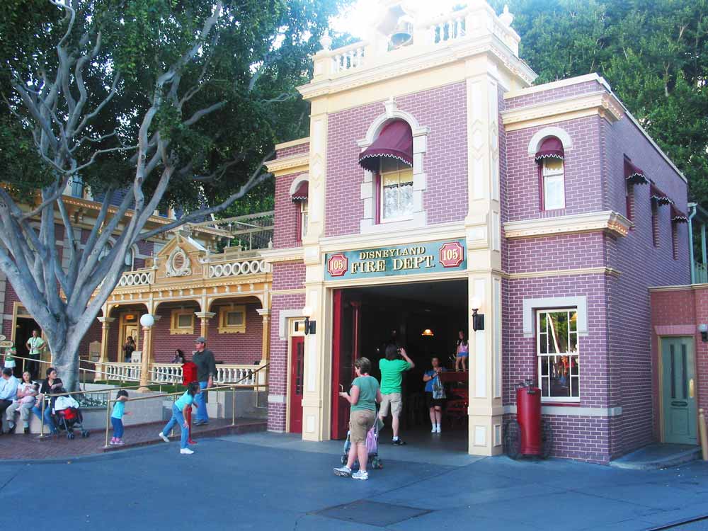 Disneyland Park secrets