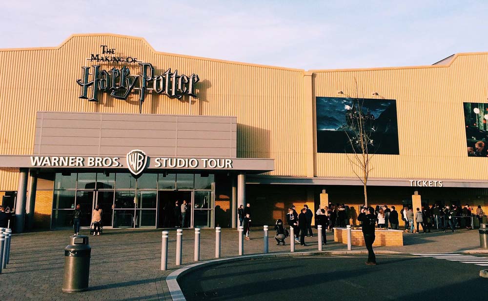 warner bros world theme park english warner bros world theme park english